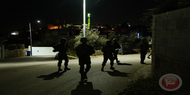 Israeli occupation forces arrest six Palestinians in the West Bank