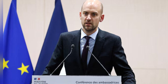 France and EU discuss to ease sanctions against Syria