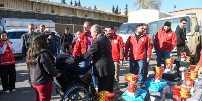 Syrian Arab Red Crescent distributes humanitarian aid in Damascus in cooperation with Turkish Red Crescent