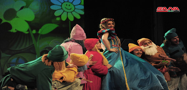 Festival de Teatro Infantil, espacio recreativo para los niños sirios durante sus vacaciones entre semestres