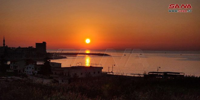 Puesta del sol en la costa siria del Mediterráneo por el lente del fotógrafo de SANA, Ghadir Mahmoud