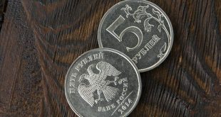 El rublo ruso sube frente al dólar y el euro