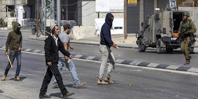 Colones israelíes demuelen cinco negocios en un mercado palestino