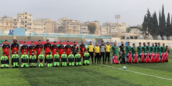 Partido amistoso de fútbol entre los clubes Omeya y Al-Hurriya