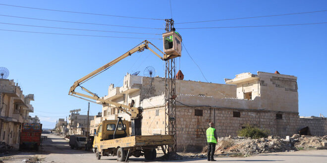 Empresa Eléctrica de Idlib trabaja para restablecer la electricidad en zonas liberadas