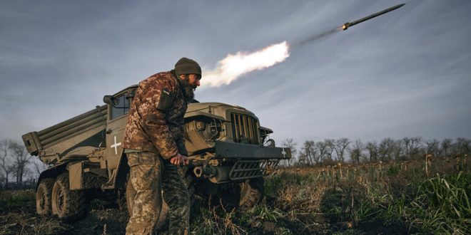 بمباران دونتسک توسط نیروهای اوکراینی / دو غیر نظامی کشته شدند