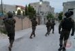 הכוחות הישראליים עצרו 10 פלסטינים בגדה המערבית