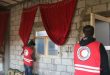 الهلال الأحمر يؤمن مستلزمات إيواء 90 عائلة في حي غويران بالحسكة